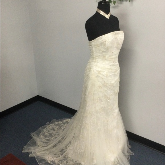 Designer Maggie Sottero Wedding Gown in Size 10 on Sale !! - Picture 4 of 4